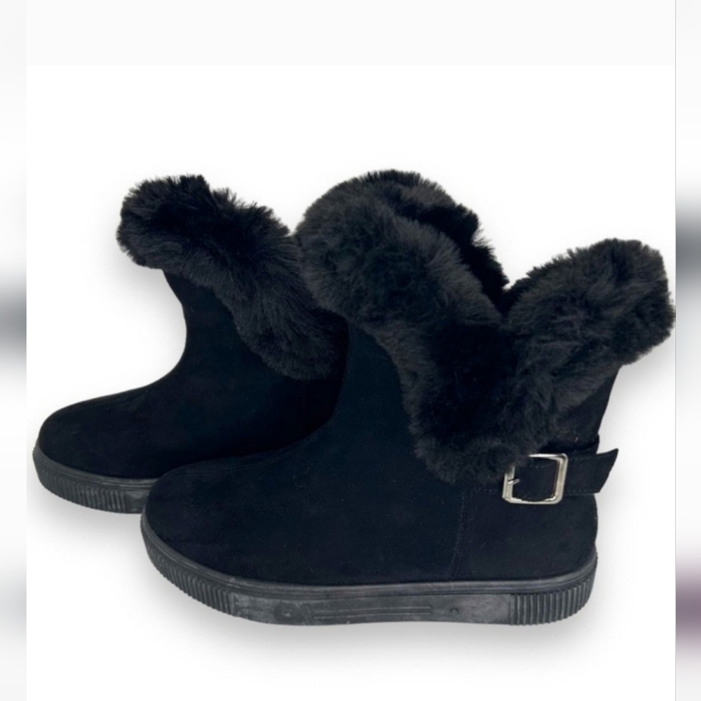 Journee Collection Black Sibby Winter Faux Fur Sherpa Suede Booties Size 8 EUC
